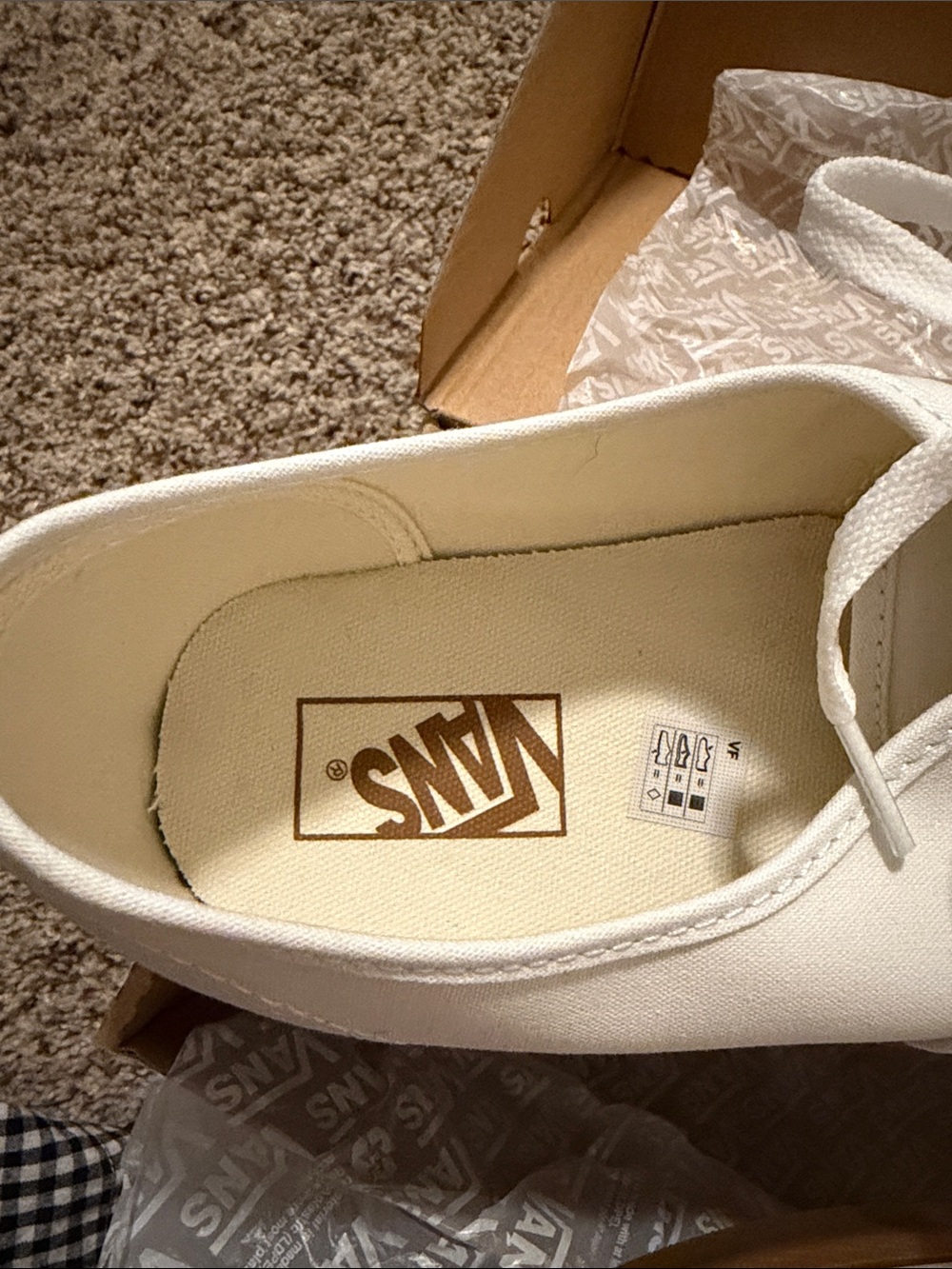 Vans White Canvas Low-Top Sneakers with Gum Sole - Picture 7 of 7